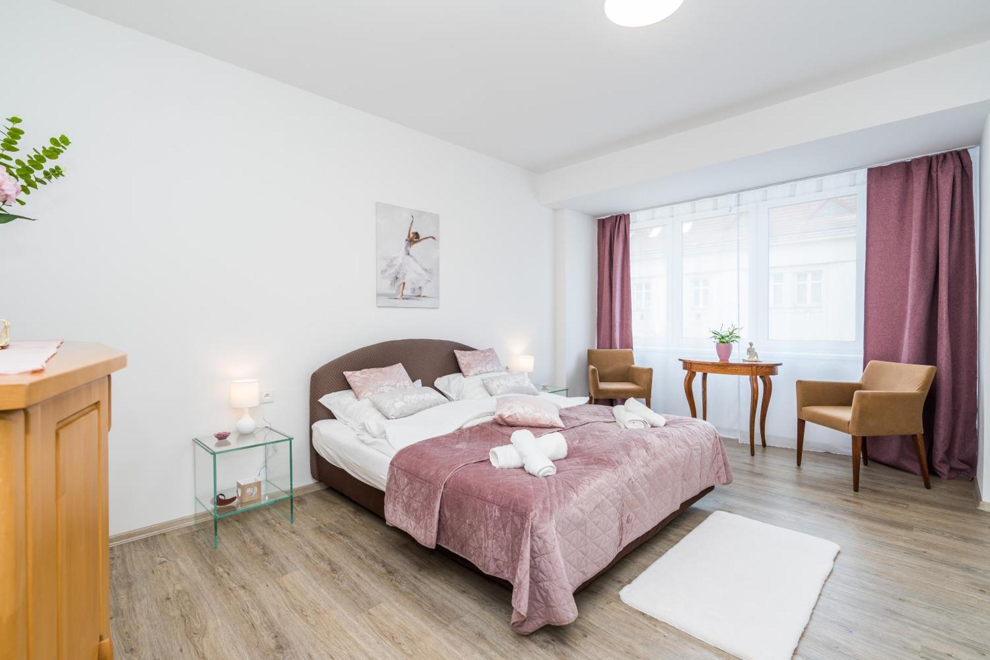 Ferienwohnung Perla Hradce 302 Hradec Králové Exterior foto